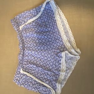 Laura Ashely pajama shirt w/ lace trim